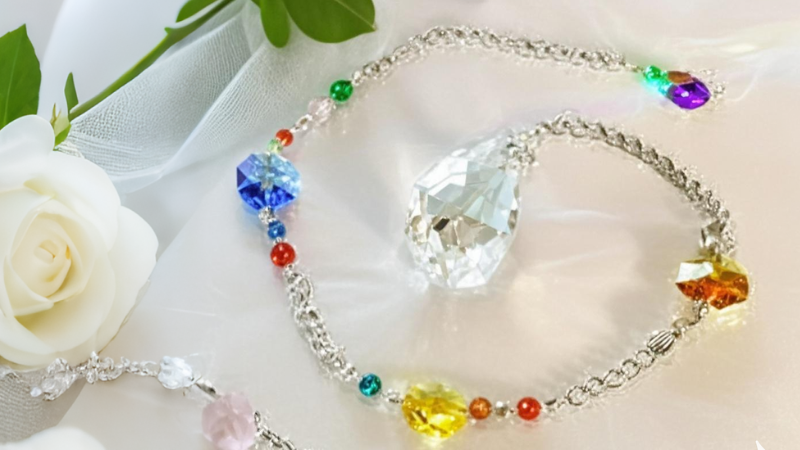 中級講座のチェーン式サンキャッチャー作品（虹輝心）