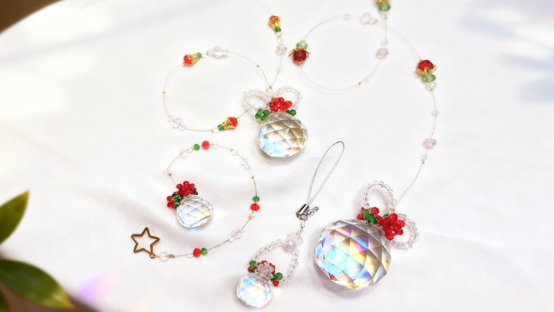 カーネーションをイメージした、オーダーサンキャッチャー